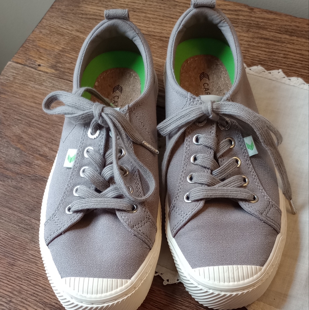 Cariuma Canvas Sneakers